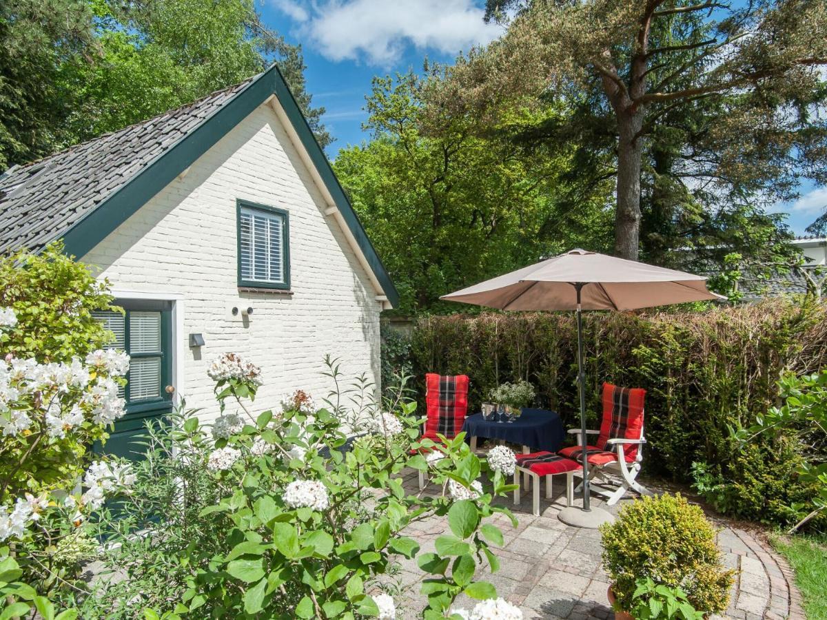 Pleasing Holiday Home In Schoorl With Patio 外观 照片
