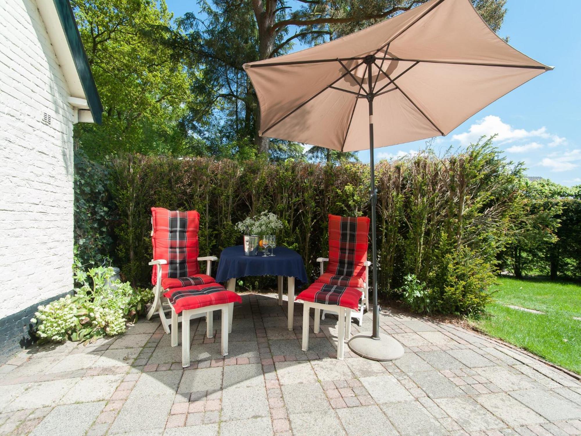 Pleasing Holiday Home In Schoorl With Patio 外观 照片
