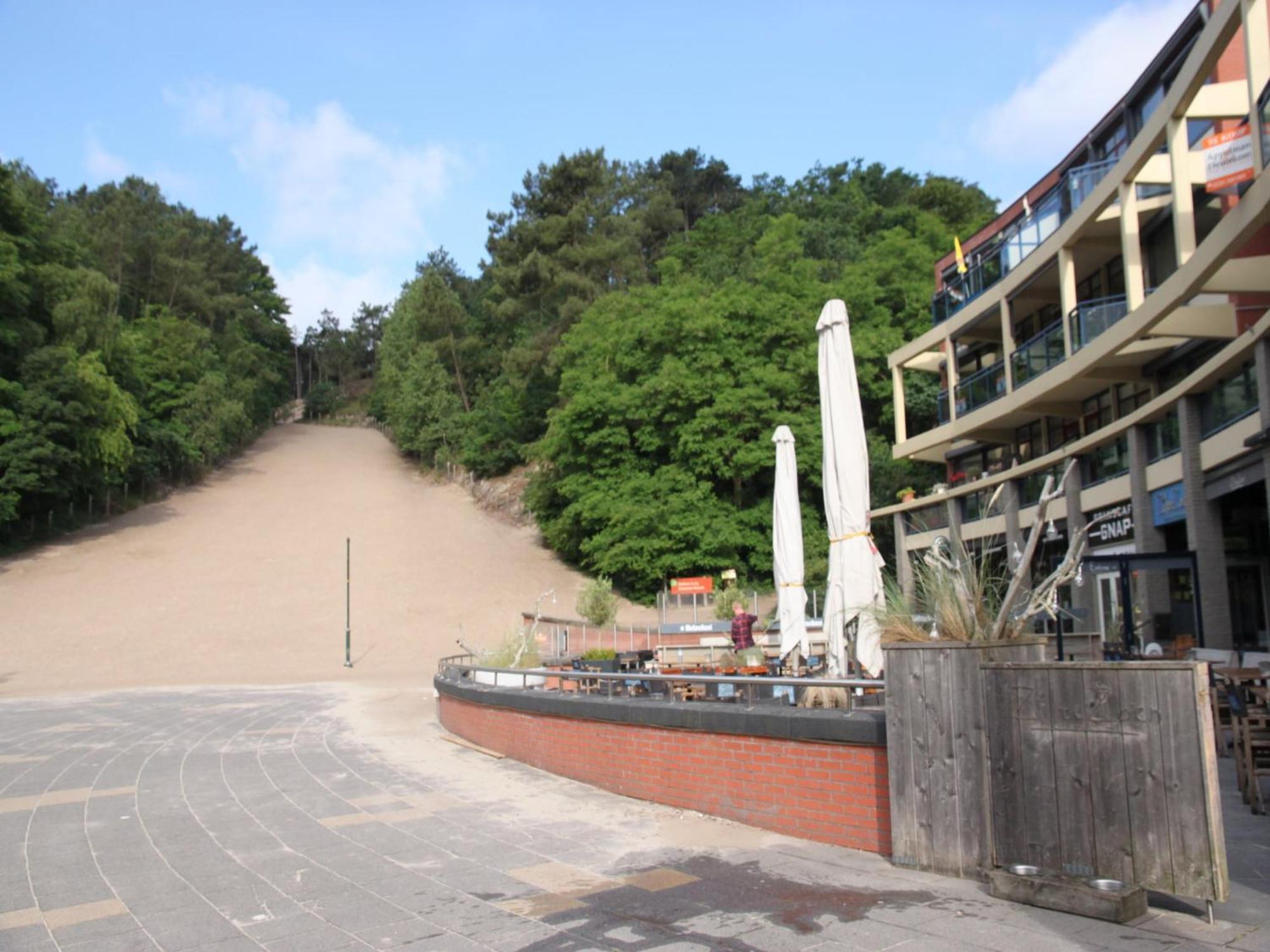 Pleasing Holiday Home In Schoorl With Patio 外观 照片