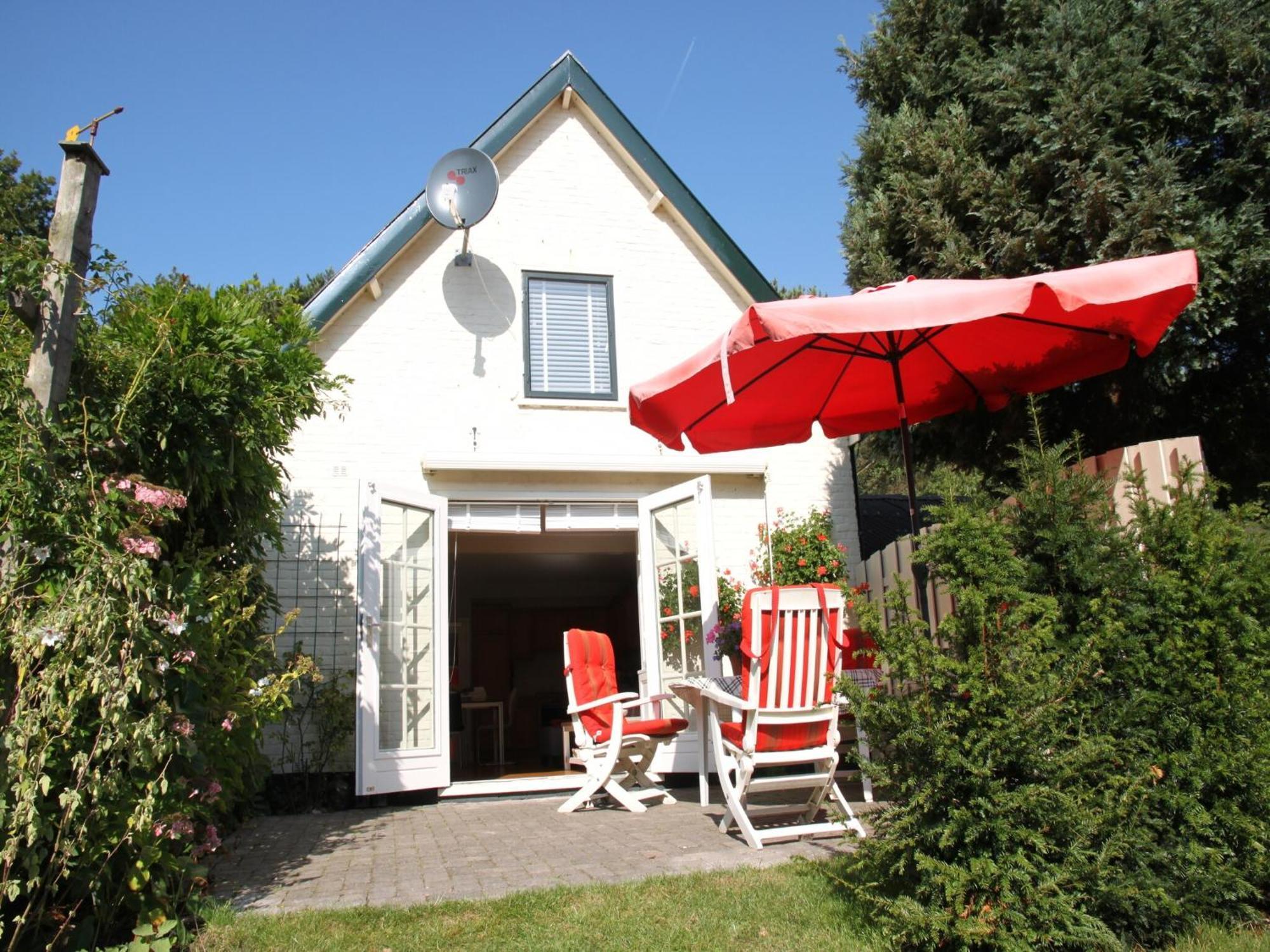 Pleasing Holiday Home In Schoorl With Patio 外观 照片