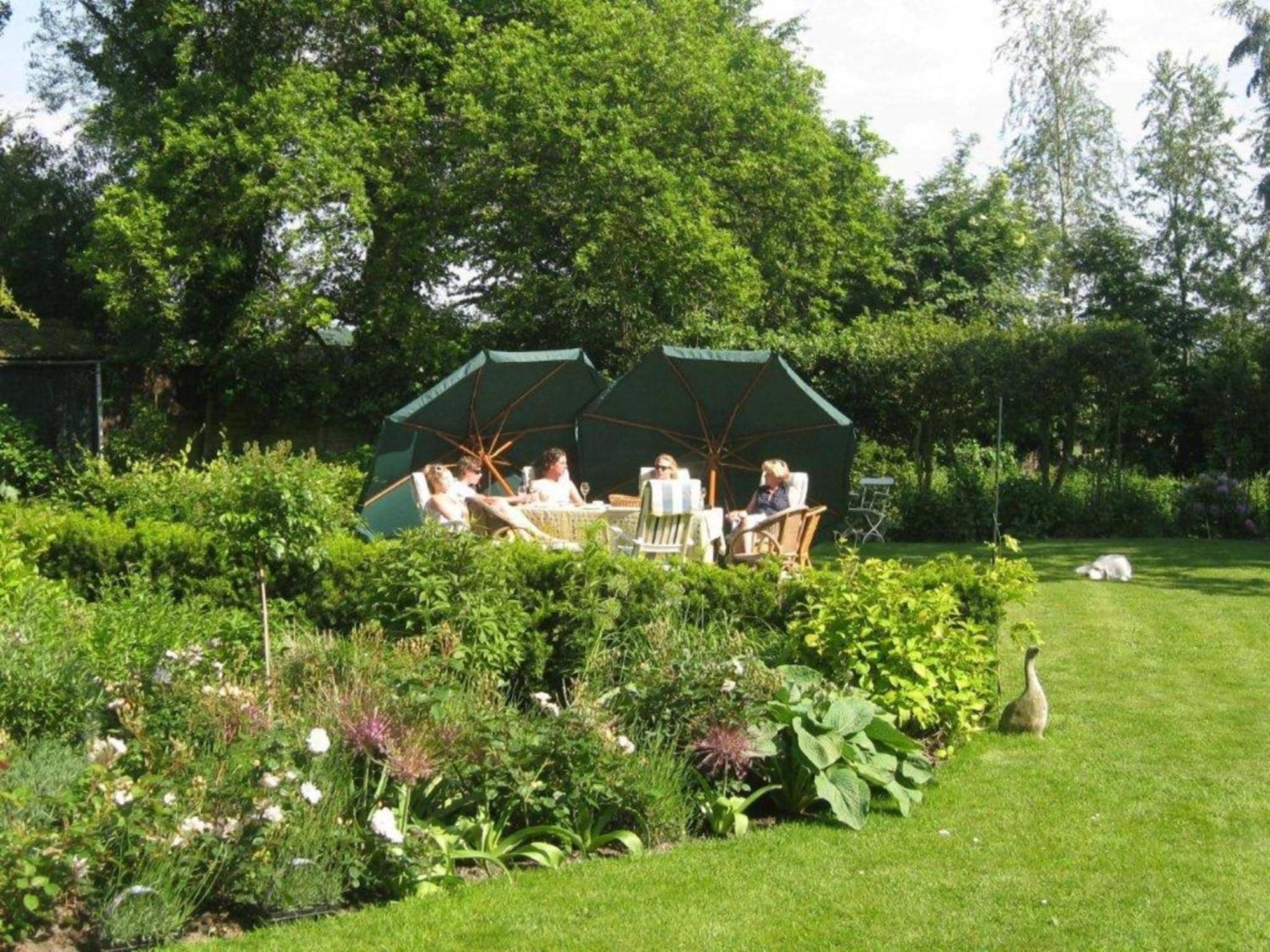 Pleasing Holiday Home In Schoorl With Patio 外观 照片