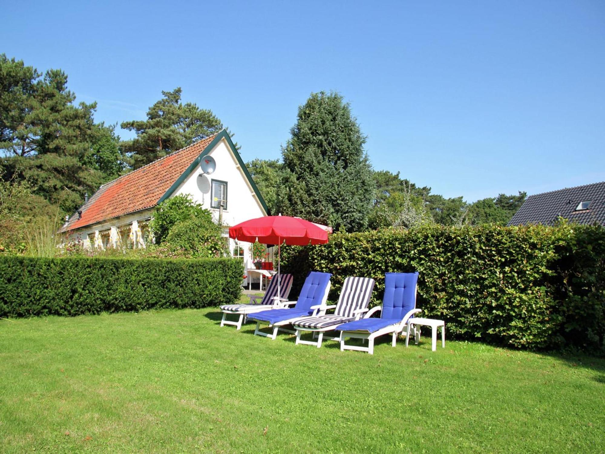 Pleasing Holiday Home In Schoorl With Patio 外观 照片
